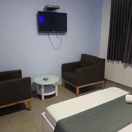 Spat Beach Bat Yam Exterior photo