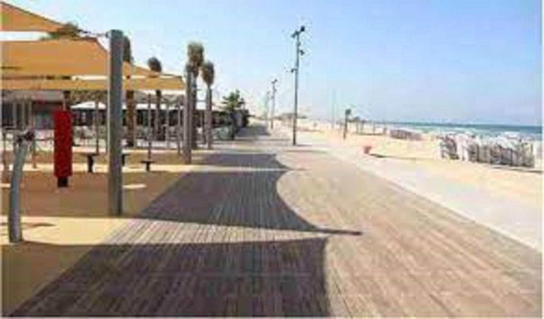 Spat Beach Bat Yam Exterior photo