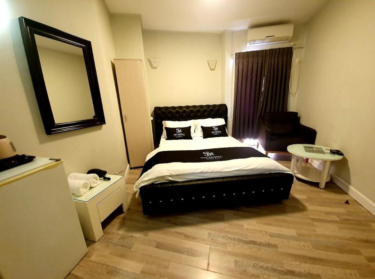 Spat Beach Bat Yam Exterior photo